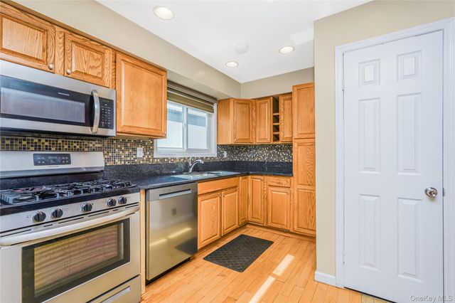 40 Creston Place, Staten Island, NY 10304