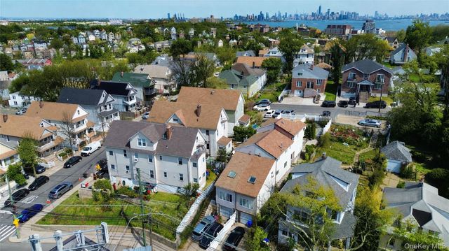 40 Creston Place, Staten Island, NY 10304