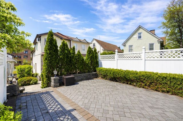 40 Creston Place, Staten Island, NY 10304