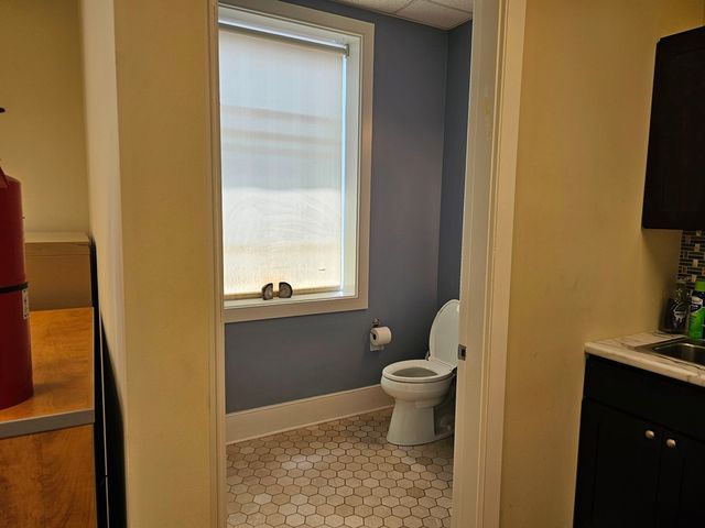 7040 N Ridgeway Avenue, Lincolnwood, IL 60712