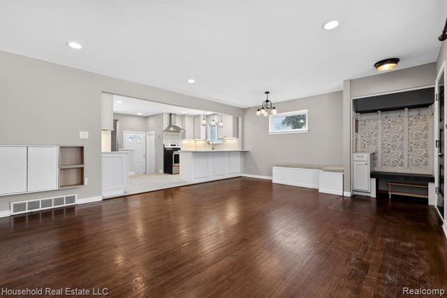 28143 Alden Street, Madison Heights, MI 48071