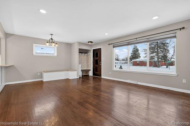 28143 Alden Street, Madison Heights, MI 48071