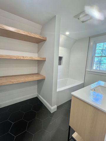 11 Park Lane, Walpole, MA 02032