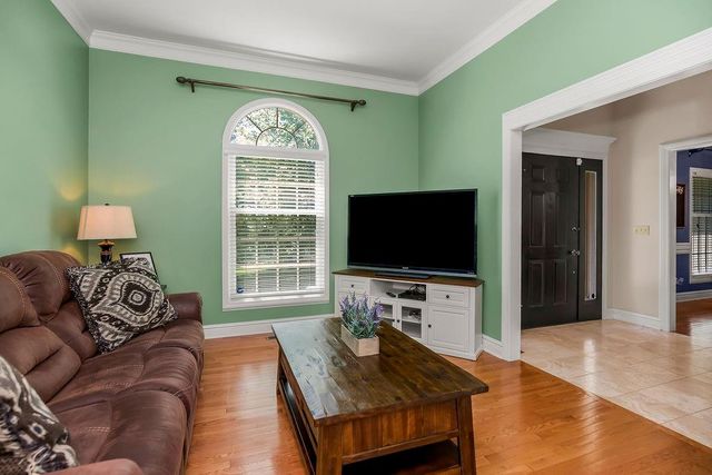 6004 NW 78th Court, Kansas City, MO 64151
