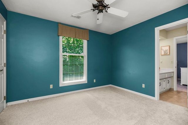6004 NW 78th Court, Kansas City, MO 64151