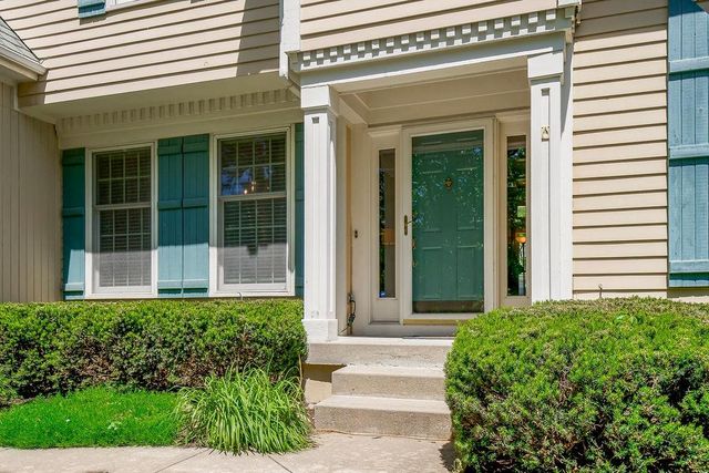6004 NW 78th Court, Kansas City, MO 64151