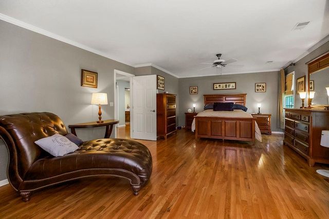 6004 NW 78th Court, Kansas City, MO 64151