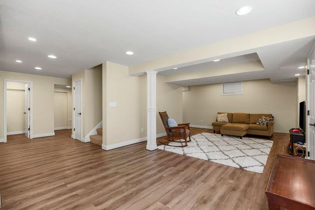 6004 NW 78th Court, Kansas City, MO 64151