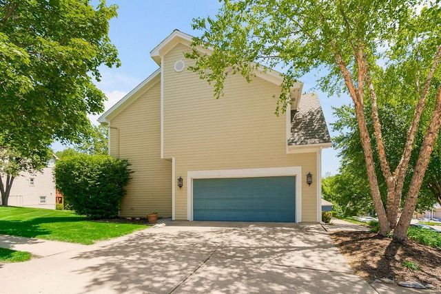 6004 NW 78th Court, Kansas City, MO 64151