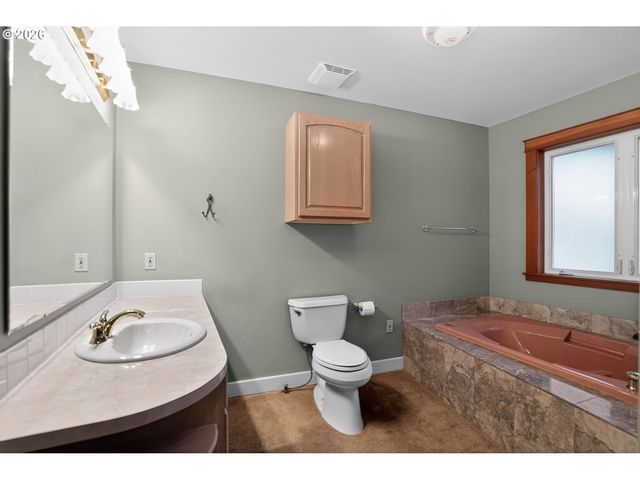 837 Ne 67TH Ave, Hillsboro, OR 97124