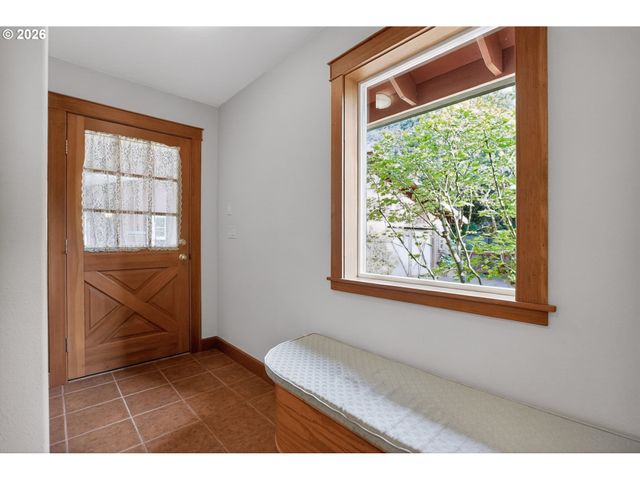 837 Ne 67TH Ave, Hillsboro, OR 97124