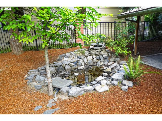 837 Ne 67TH Ave, Hillsboro, OR 97124