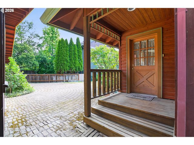837 Ne 67TH Ave, Hillsboro, OR 97124