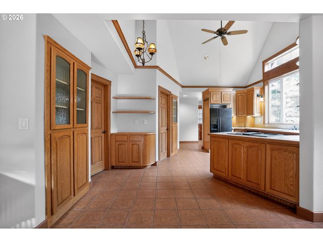 837 Ne 67TH Ave, Hillsboro, OR 97124