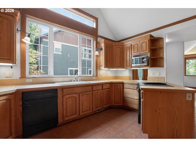 837 Ne 67TH Ave, Hillsboro, OR 97124