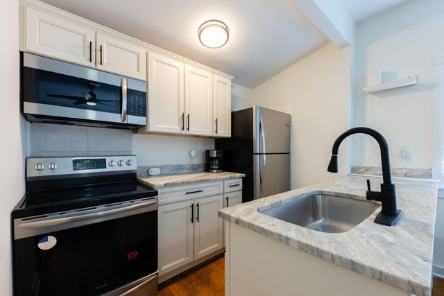 1 Drews Alley, Charleston, SC 29403