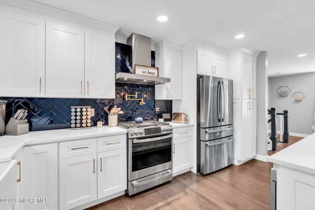 36 Essie Drive, Matawan, NJ 07747