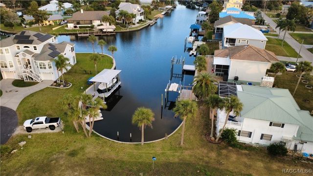 11999 W Bayshore Drive, Crystal River, FL 34429