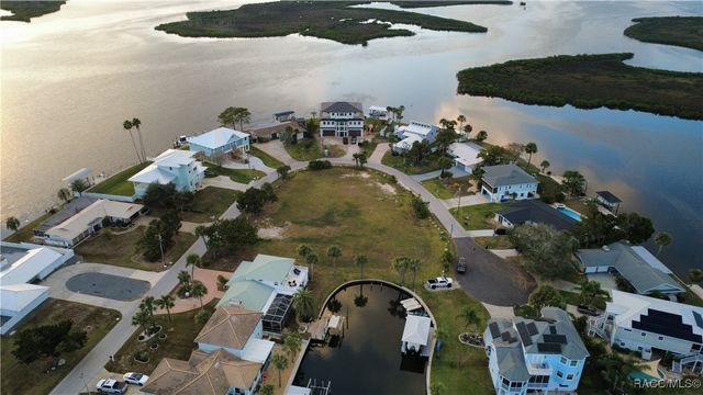 11999 W Bayshore Drive, Crystal River, FL 34429