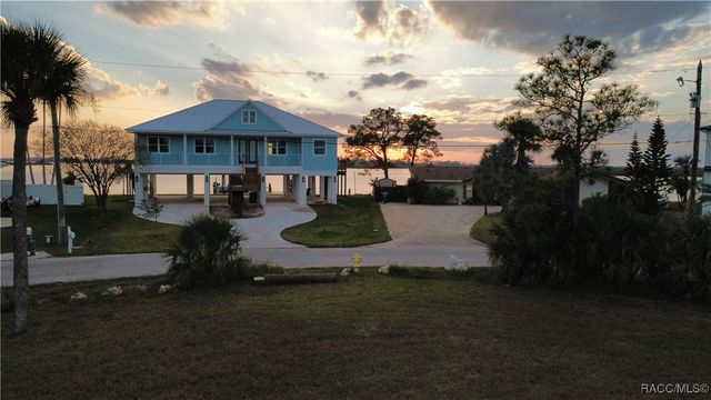 11999 W Bayshore Drive, Crystal River, FL 34429