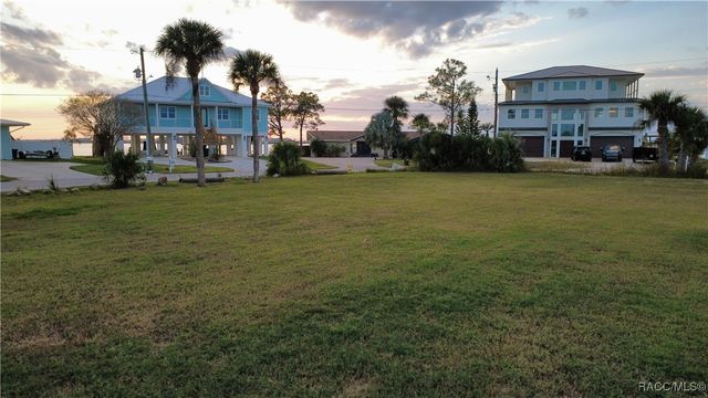 11999 W Bayshore Drive, Crystal River, FL 34429