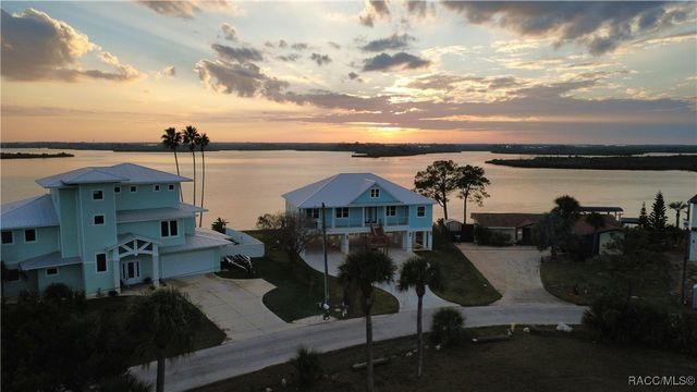 11999 W Bayshore Drive, Crystal River, FL 34429