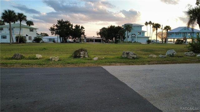 11999 W Bayshore Drive, Crystal River, FL 34429