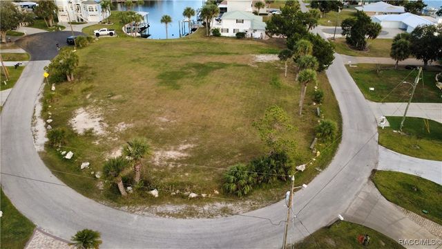 11999 W Bayshore Drive, Crystal River, FL 34429