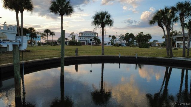 11999 W Bayshore Drive, Crystal River, FL 34429