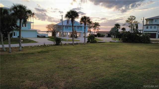 11999 W Bayshore Drive, Crystal River, FL 34429