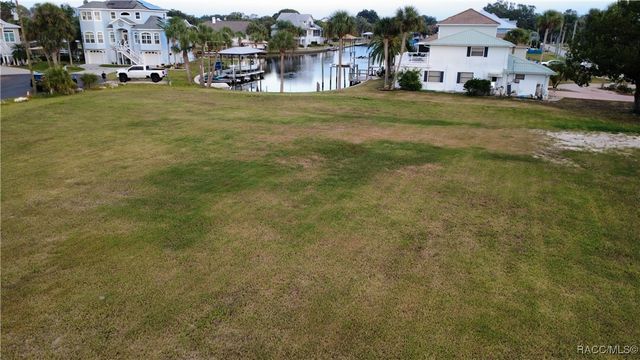 11999 W Bayshore Drive, Crystal River, FL 34429