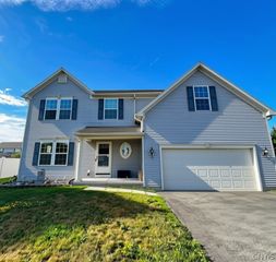 5555 Perth Course, Clay, NY 13041