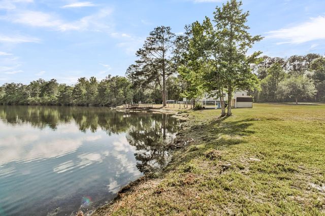1387 Honor Lane, Ridgeville, SC 29472