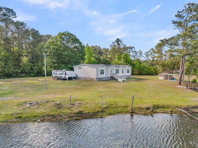1387 Honor Lane, Ridgeville, SC 29472