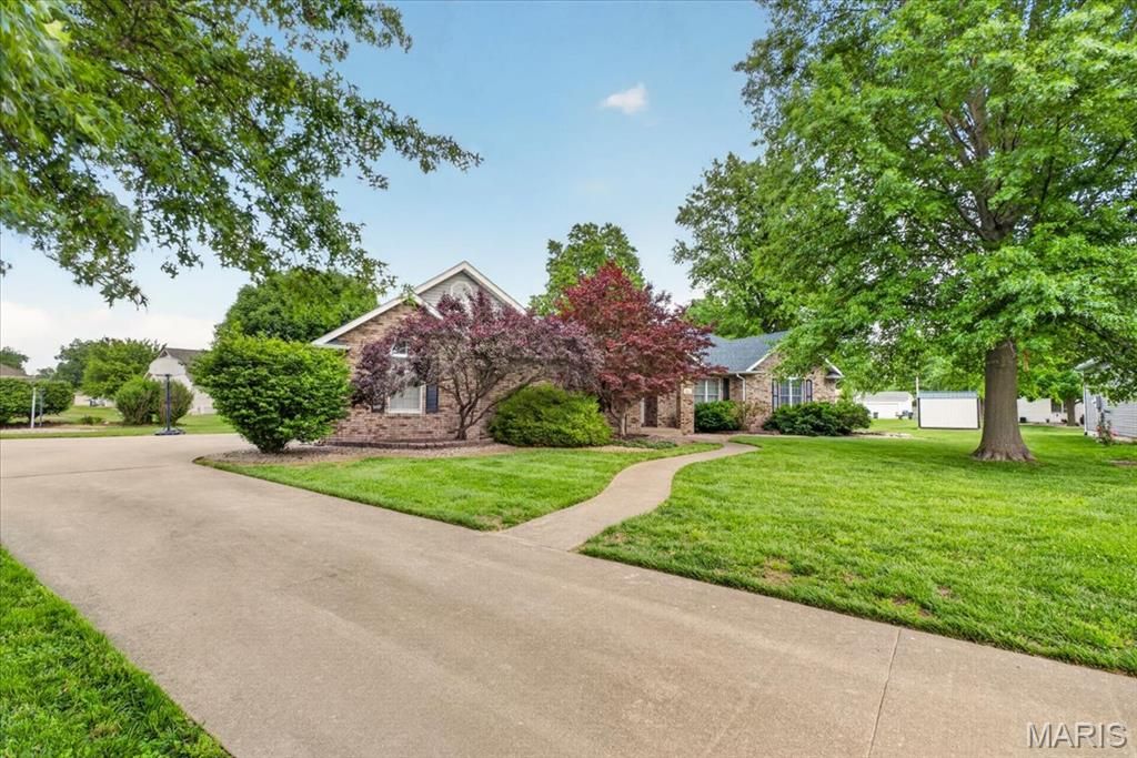 306 Marty Graten Court, Hamel, IL 62046