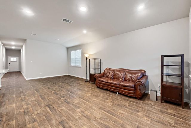 128 Sky Meadows CIR, San Marcos, TX 78666