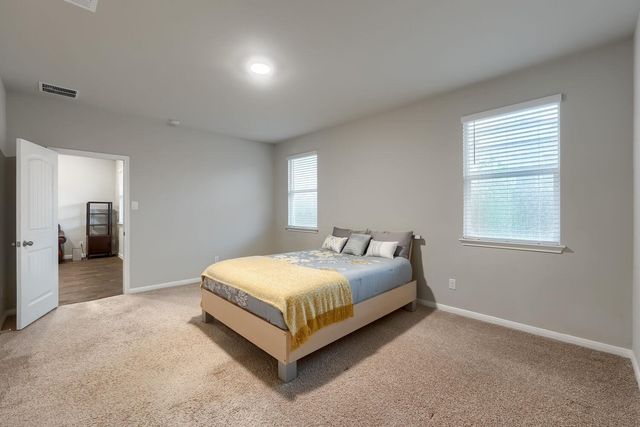 128 Sky Meadows CIR, San Marcos, TX 78666