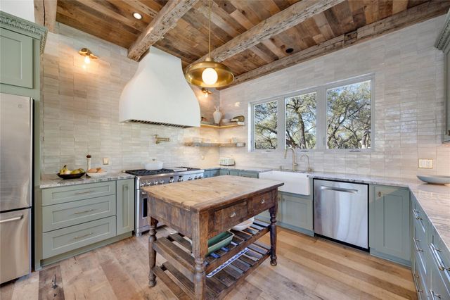 335 Beulah LN, Dripping Springs, TX 78620