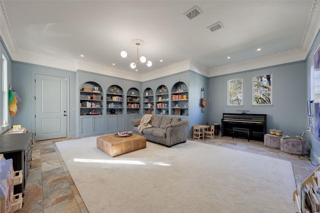 335 Beulah LN, Dripping Springs, TX 78620