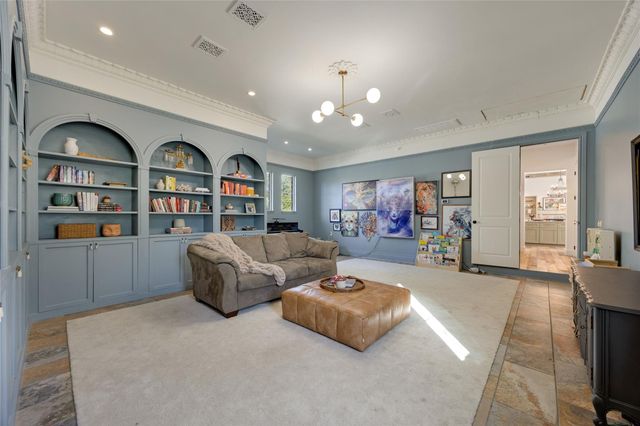 335 Beulah LN, Dripping Springs, TX 78620