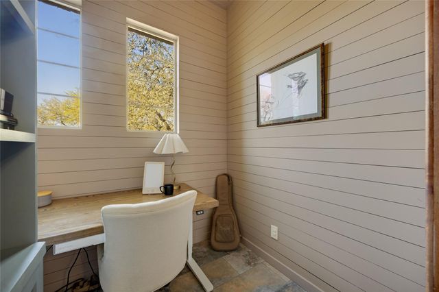 335 Beulah LN, Dripping Springs, TX 78620