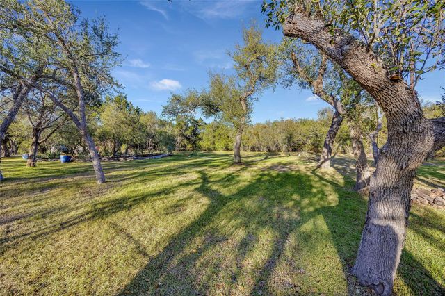 335 Beulah LN, Dripping Springs, TX 78620