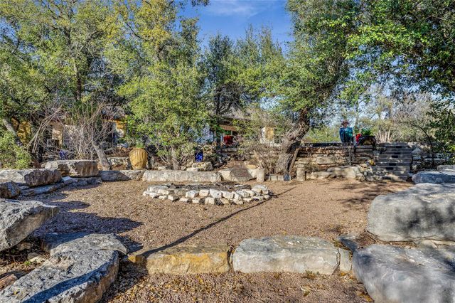 335 Beulah LN, Dripping Springs, TX 78620