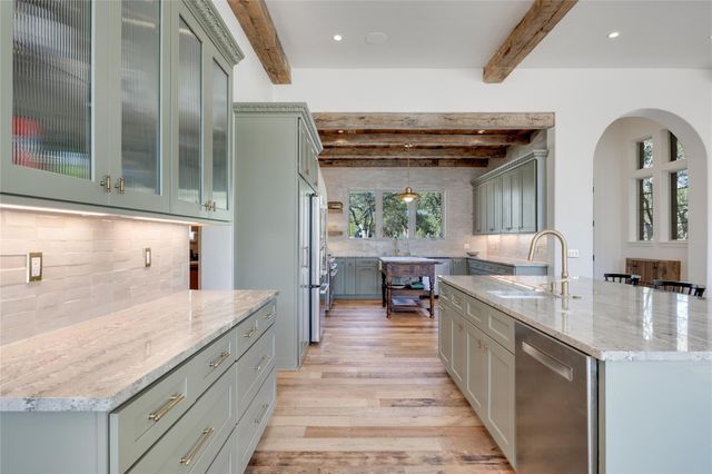 335 Beulah LN, Dripping Springs, TX 78620