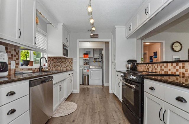600 Alicante Dr, Lodi, CA 95240