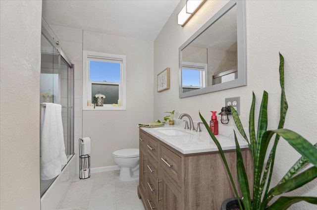 600 Alicante Dr, Lodi, CA 95240