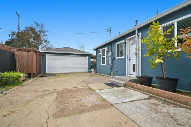 600 Alicante Dr, Lodi, CA 95240