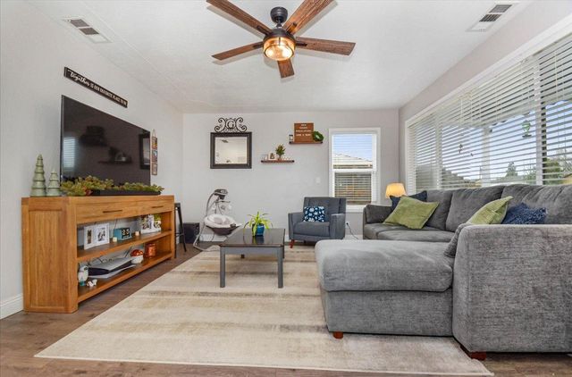 600 Alicante Dr, Lodi, CA 95240