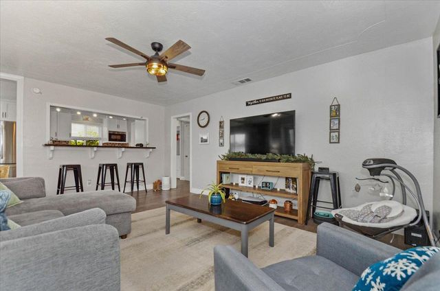 600 Alicante Dr, Lodi, CA 95240