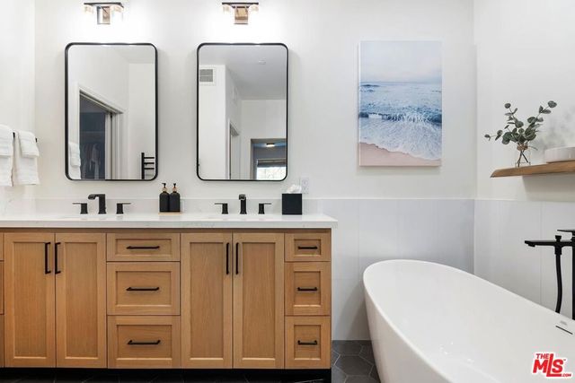 13080 Pacific 123, Playa Vista, CA 90094